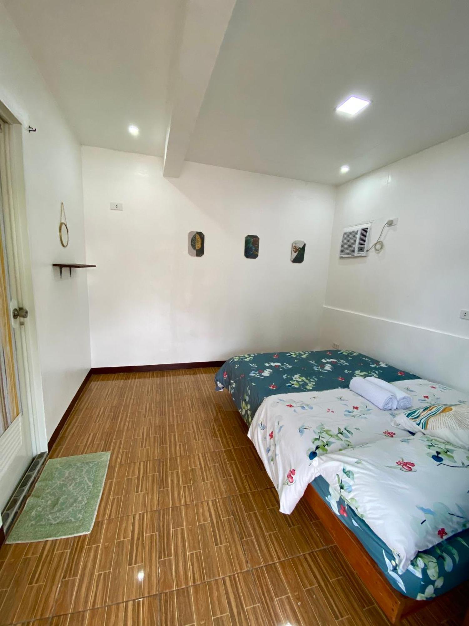 Moalboal Panagsama Beach Topbudz Hostel Esterno foto
