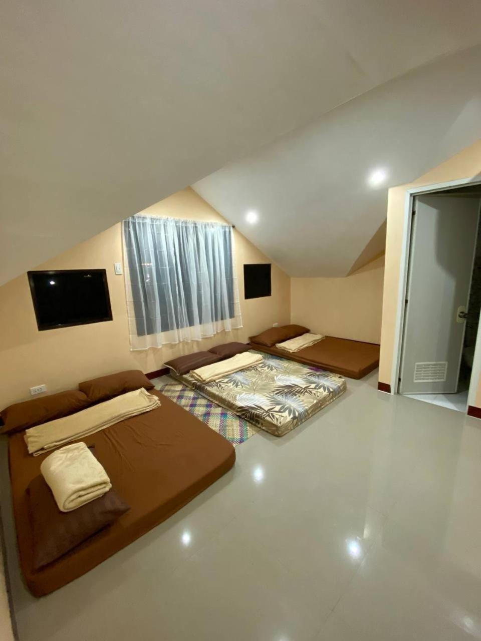 Moalboal Panagsama Beach Topbudz Hostel Esterno foto